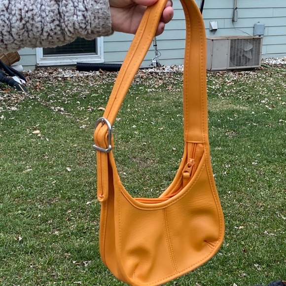 ACCESORIES - Picture 5 of 6